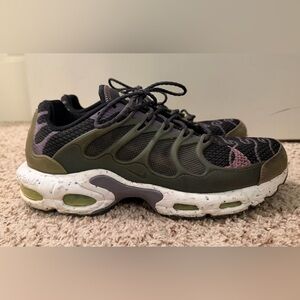 Nike Men’s Air Max Terrascape Plus, Off Noir/Pilgrim/Canyon Purple Sneakers, 12